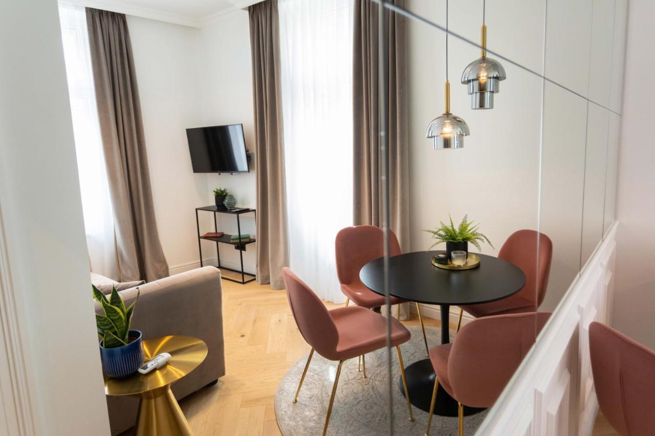 Pierrot & Pierrette Gajeva 6 Apartment Zagreb Bagian luar foto